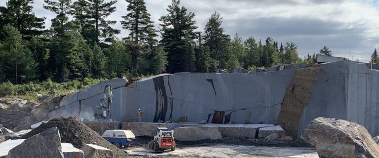 Jak i skąd wydobywa się granit?