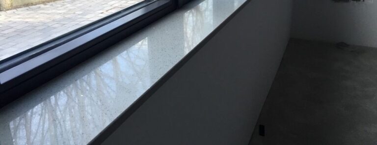 Dlaczego parapety kamienne są lepsze niż drewniane?