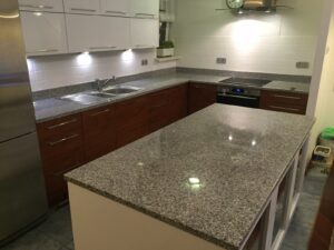 Blaty granitu strzegomskiego