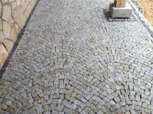 Kostka szaro-ruda 7×9 cm