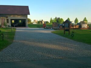 Kostka granitowa szaro-ruda